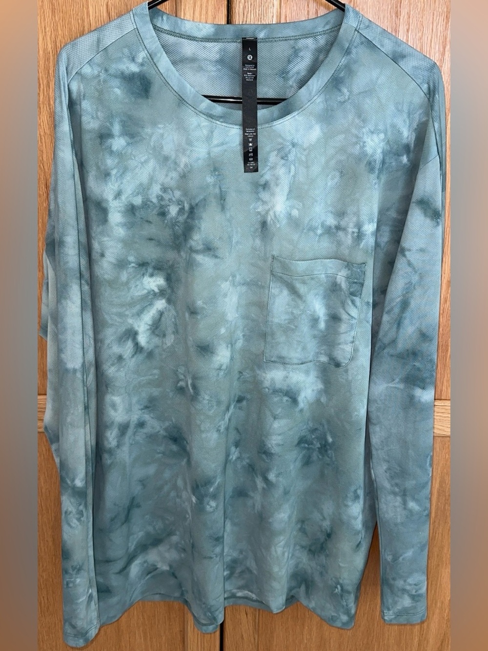 Lululemon Men’s Long Sleeve Pocket Tee